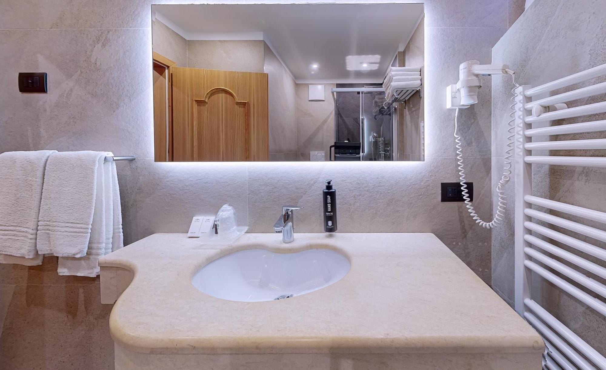 Hotel Madonna Delle Nevi โฟลการีดา ภายนอก รูปภาพ